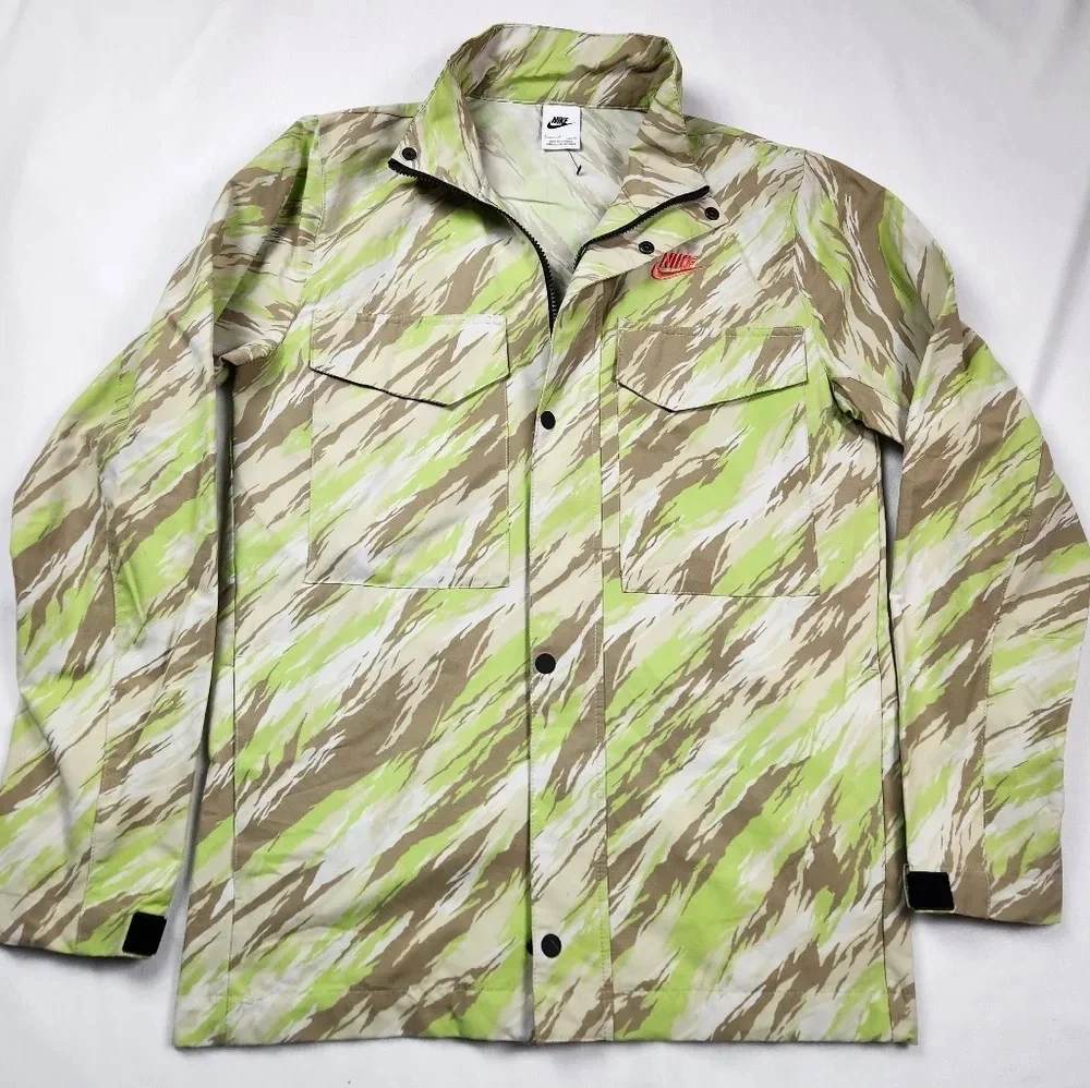 Nike Lightweight Zip Up Jacket - Picture 1 of 4